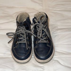 ELEMENTS BY NINA TODDLER BOYS BOOTS WITH EASY ON OFF SIDE ZIPPER - GENTLY WORN